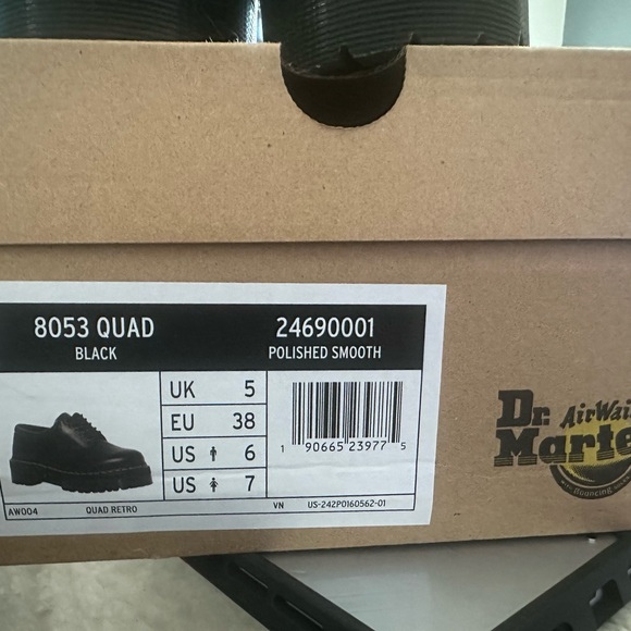 Size 7 Dr. Martin 8053 LEATHER PLATFORM CASUAL Shoes. - Picture 6 of 9